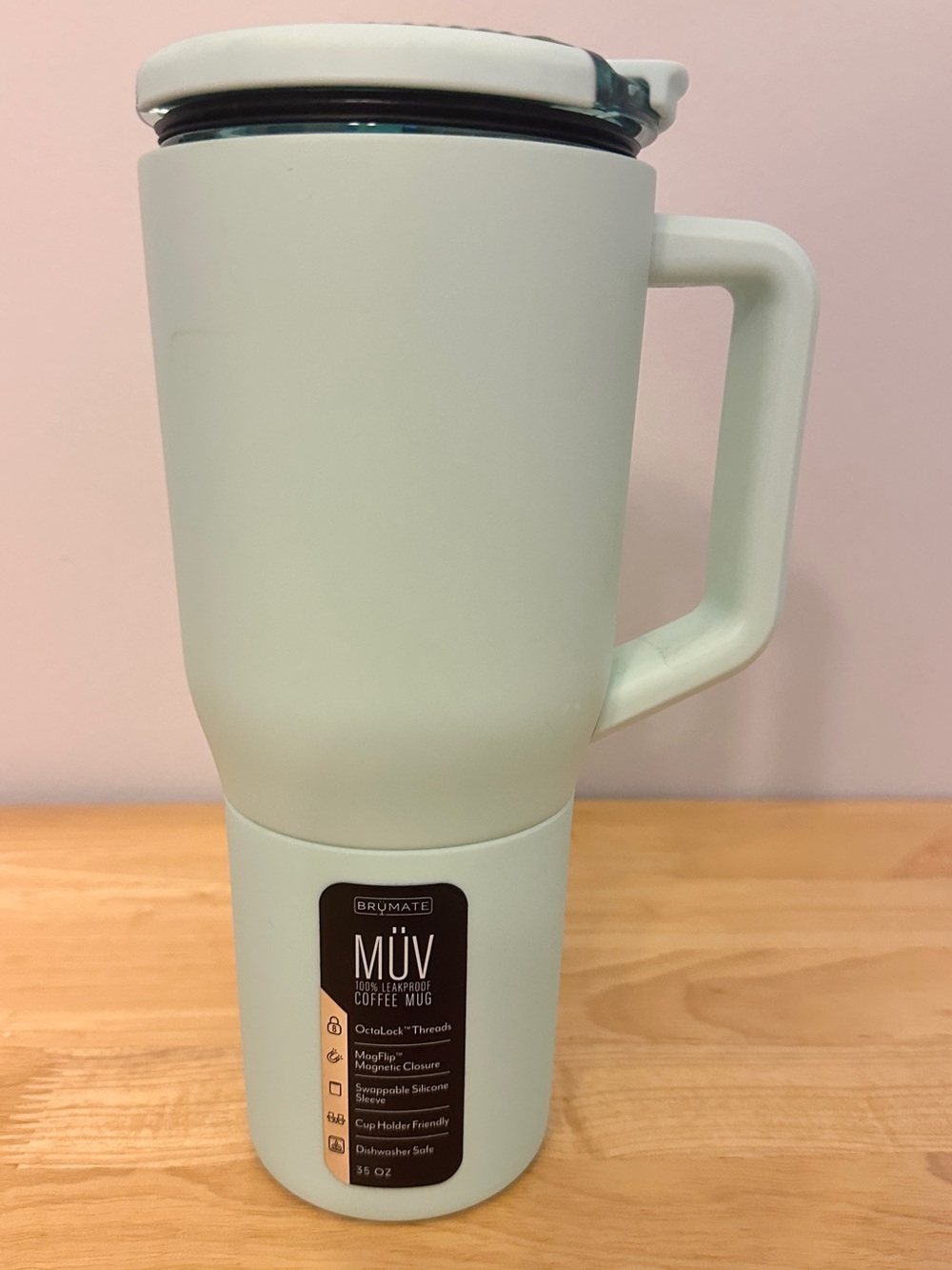 Brumate MÜV 32 oz Insulated Coffee Mug in Light Green